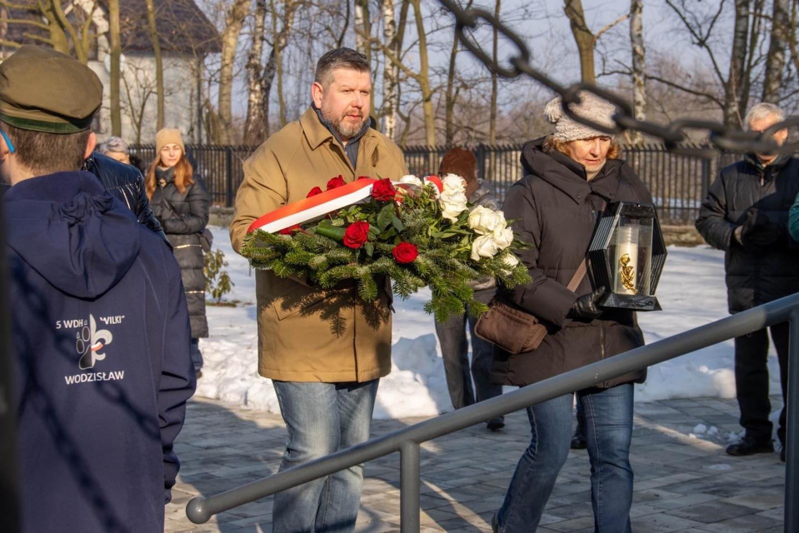Zdjęcie w galerii na portalu naszwodzislaw.com: Historia, której nie wolno zapomnieć. Wodzisławskie obchody 81. rocznicy Marszu Śmierci [FOTO] wiadomości z regionu