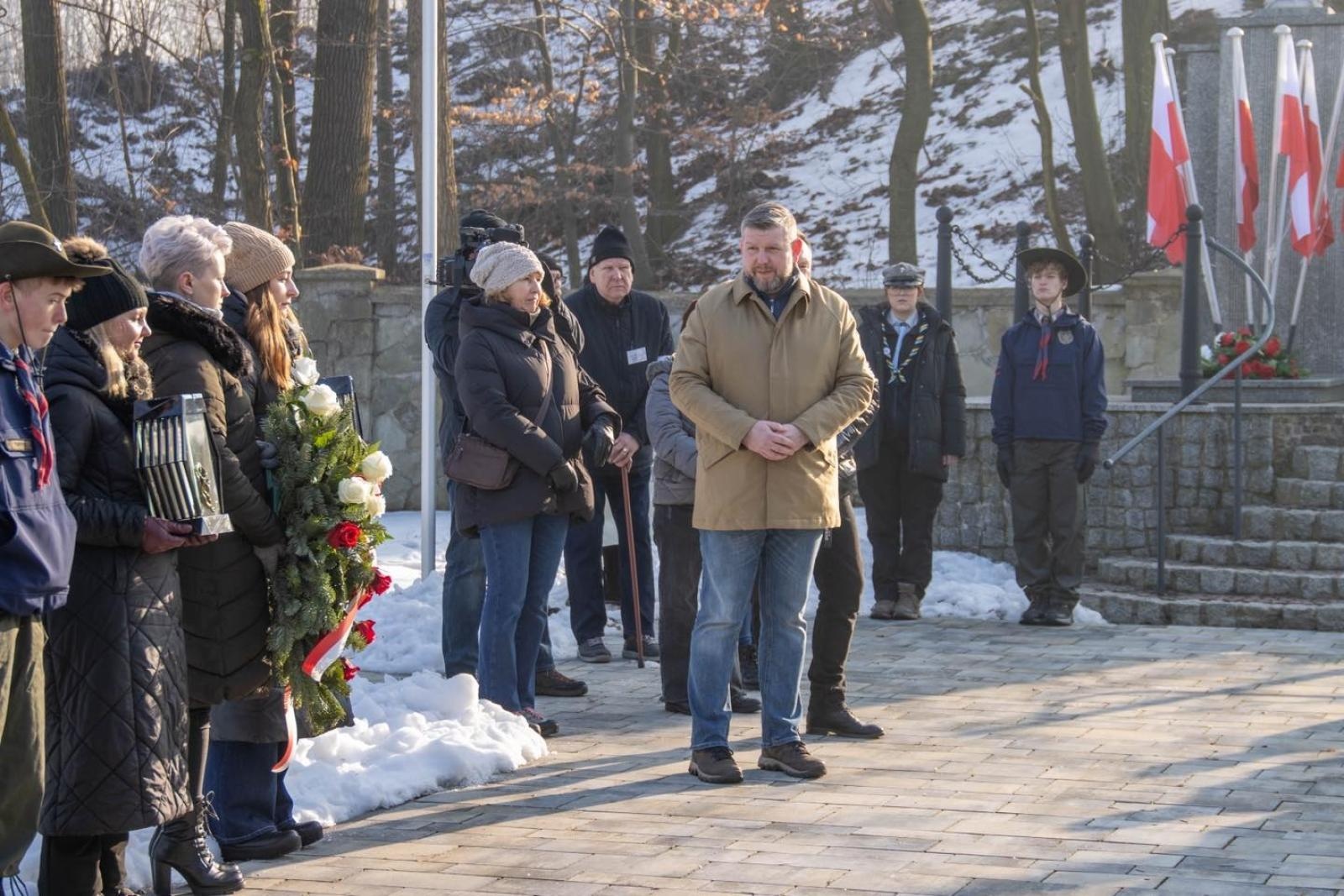 Zdjęcie w galerii na portalu naszwodzislaw.com: Historia, której nie wolno zapomnieć. Wodzisławskie obchody 81. rocznicy Marszu Śmierci [FOTO] wiadomości z regionu