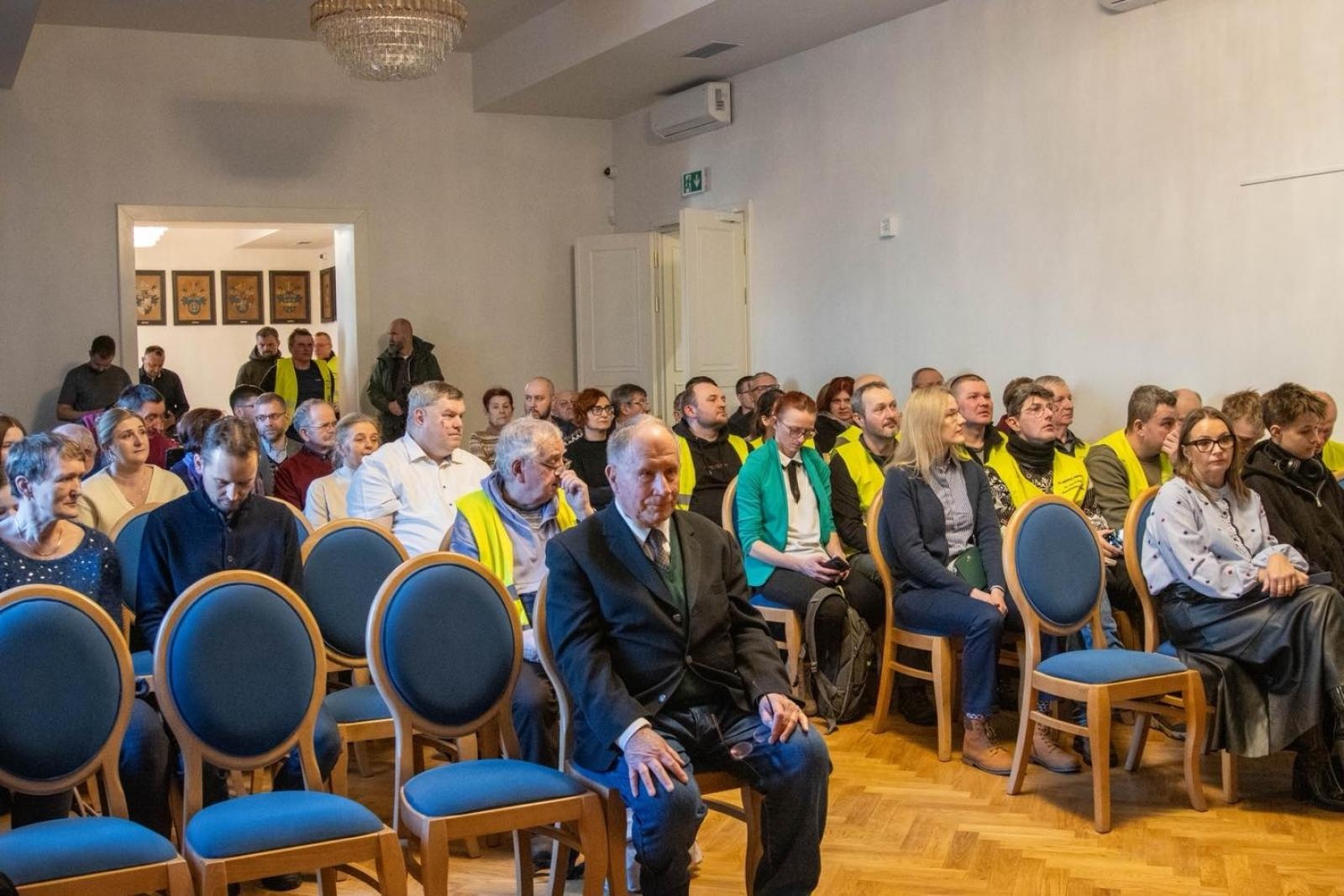 Zdjęcie w galerii na portalu naszwodzislaw.com: Historia, której nie wolno zapomnieć. Wodzisławskie obchody 81. rocznicy Marszu Śmierci [FOTO] wiadomości z regionu