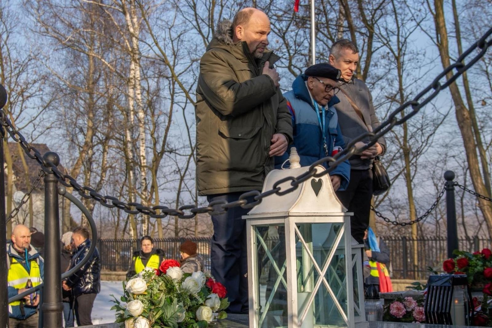 Zdjęcie w galerii na portalu naszwodzislaw.com: Historia, której nie wolno zapomnieć. Wodzisławskie obchody 81. rocznicy Marszu Śmierci [FOTO] wiadomości z regionu