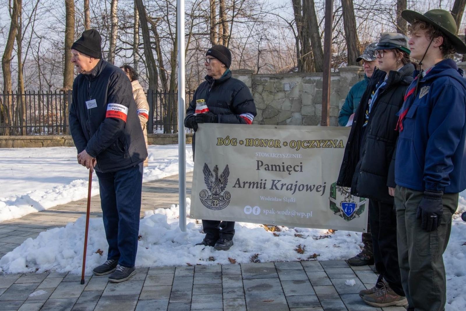 Zdjęcie w galerii na portalu naszwodzislaw.com: Historia, której nie wolno zapomnieć. Wodzisławskie obchody 81. rocznicy Marszu Śmierci [FOTO] wiadomości z regionu