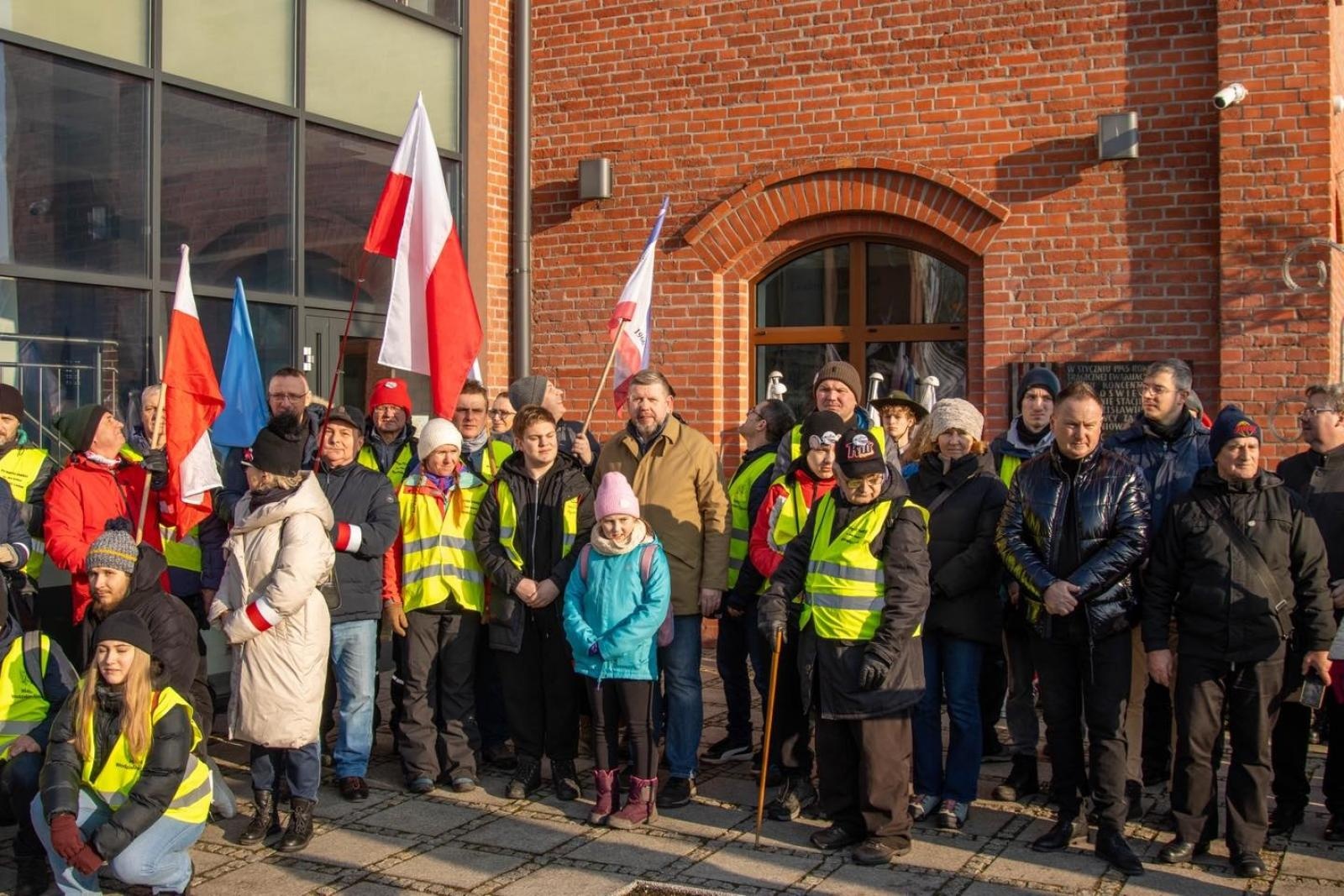 Zdjęcie w galerii na portalu naszwodzislaw.com: Historia, której nie wolno zapomnieć. Wodzisławskie obchody 81. rocznicy Marszu Śmierci [FOTO] wiadomości z regionu
