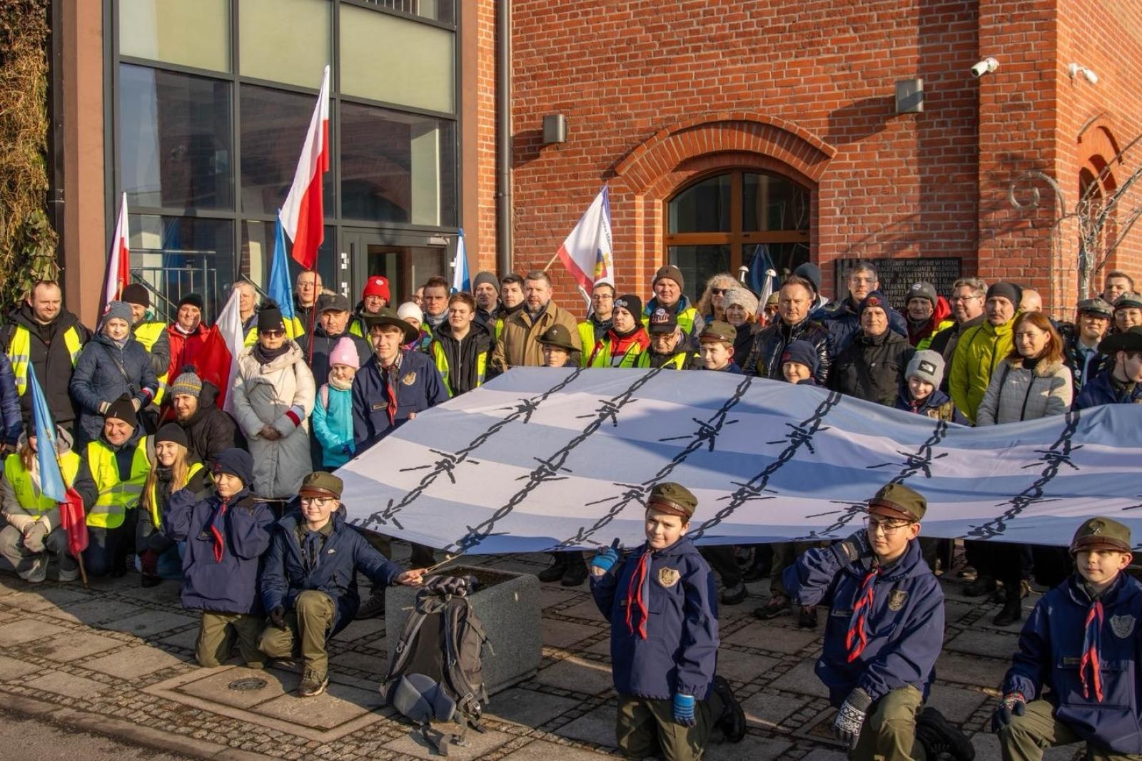 Zdjęcie w galerii na portalu naszwodzislaw.com: Historia, której nie wolno zapomnieć. Wodzisławskie obchody 81. rocznicy Marszu Śmierci [FOTO] wiadomości z regionu