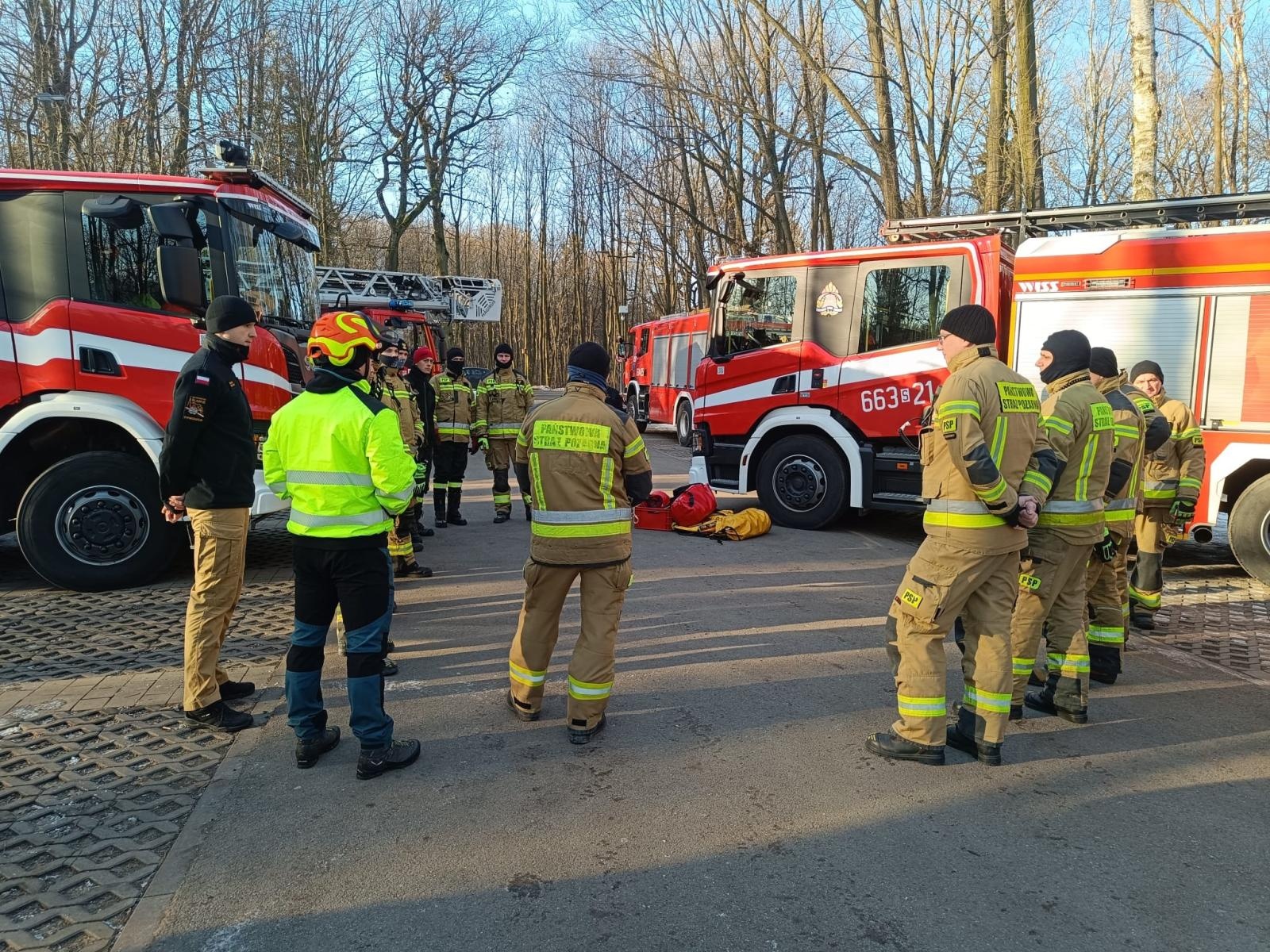 Zdjęcie w galerii na portalu naszwodzislaw.com: Ćwiczenia doskonalące z ratownictwa wysokościowego w Wodzisławiu Śląskim wiadomości z regionu