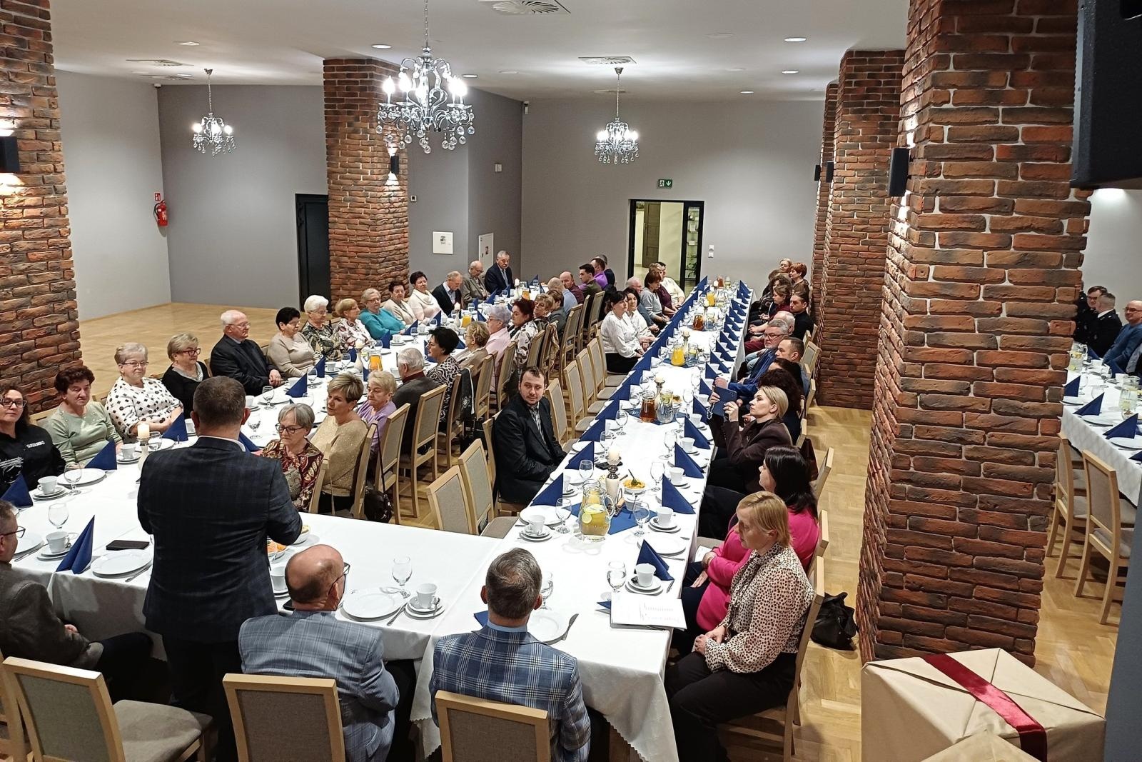 Zdjęcie w galerii na portalu naszwodzislaw.com: Gmina Godów: Przedstawiciele stowarzyszeń, klubów i straży pożarnych spotkali się z włodarzami wiadomości z regionu