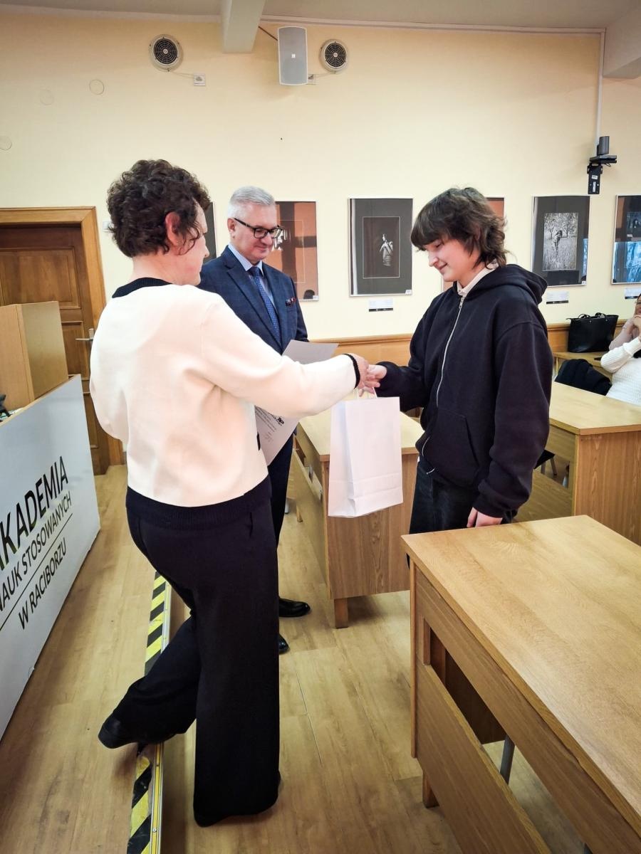 Zdjęcie w galerii na portalu naszwodzislaw.com: XIX Konkurs Języka Angielskiego i Języka Niemieckiego w ANS w Raciborzu wiadomości z regionu