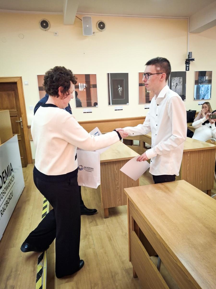 Zdjęcie w galerii na portalu naszwodzislaw.com: XIX Konkurs Języka Angielskiego i Języka Niemieckiego w ANS w Raciborzu wiadomości z regionu