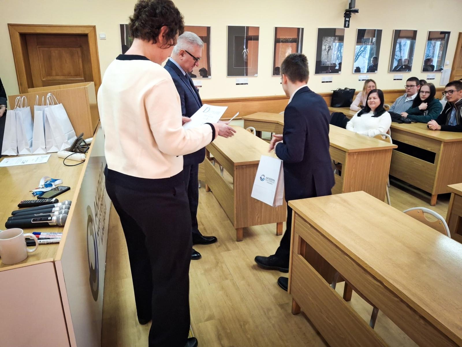 Zdjęcie w galerii na portalu naszwodzislaw.com: XIX Konkurs Języka Angielskiego i Języka Niemieckiego w ANS w Raciborzu wiadomości z regionu