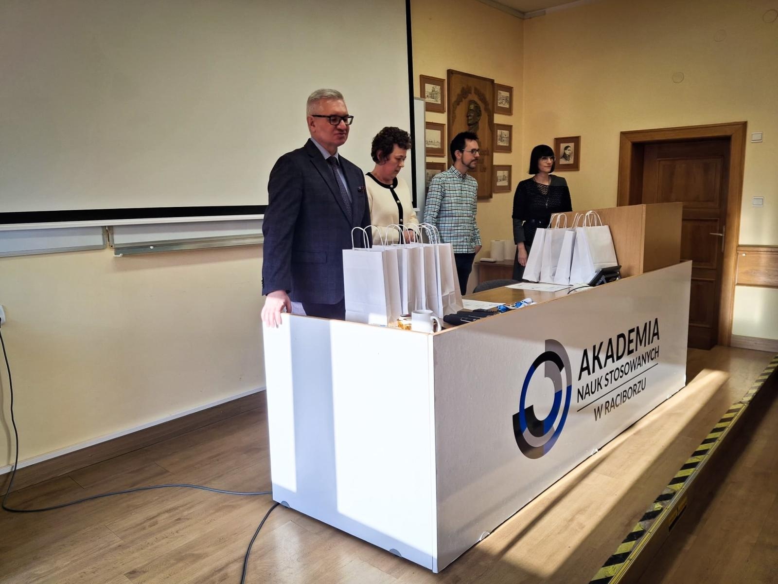 Zdjęcie w galerii na portalu naszwodzislaw.com: XIX Konkurs Języka Angielskiego i Języka Niemieckiego w ANS w Raciborzu wiadomości z regionu