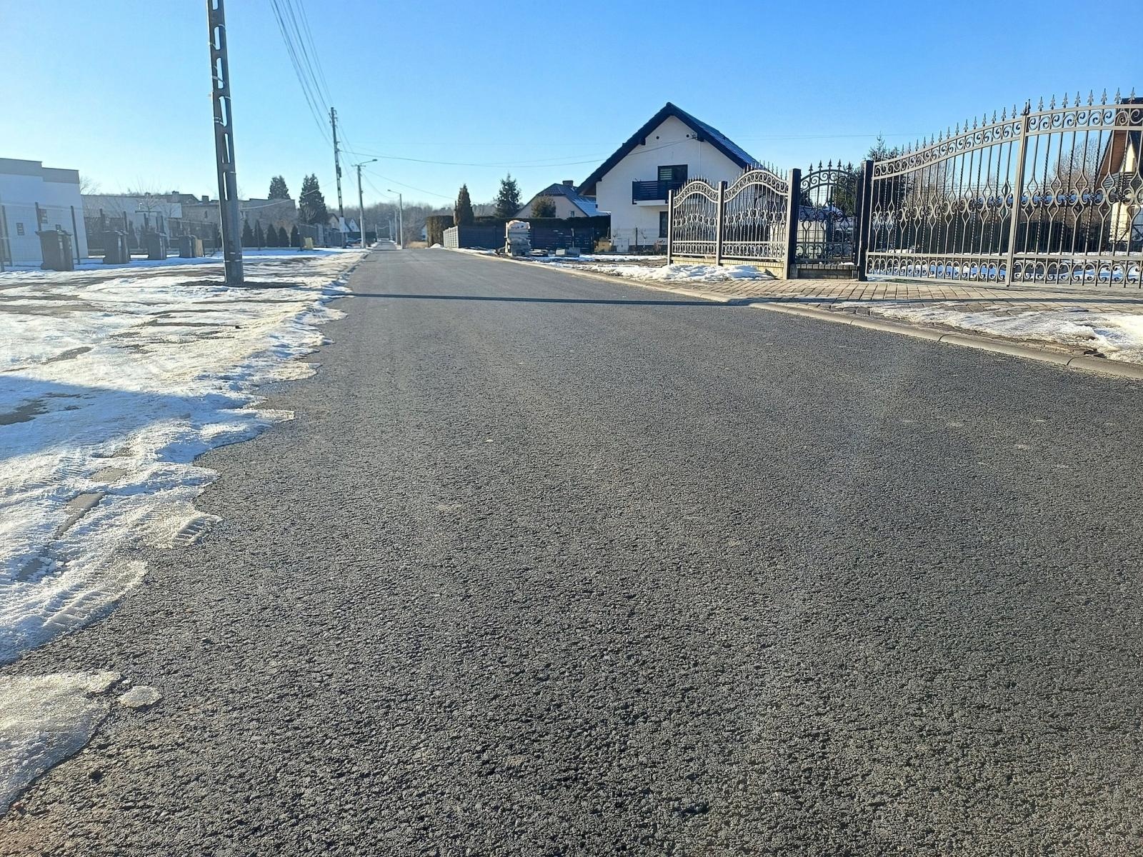 Zdjęcie w galerii na portalu naszwodzislaw.com: Zakończono przebudowę ul. Mszańskiej w Skrzyszowie wiadomości z regionu