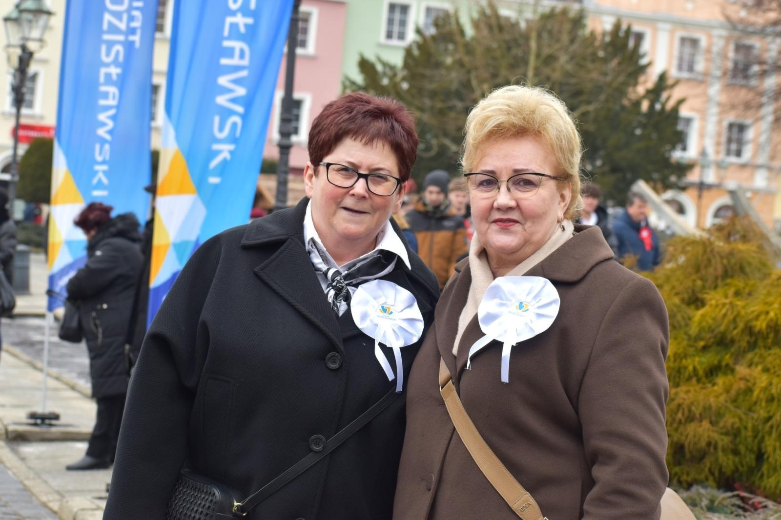 Zdjęcie w galerii na portalu naszwodzislaw.com: Tanecznym krokiem odliczali do matury [FOTO i WIDEO] wiadomości z regionu
