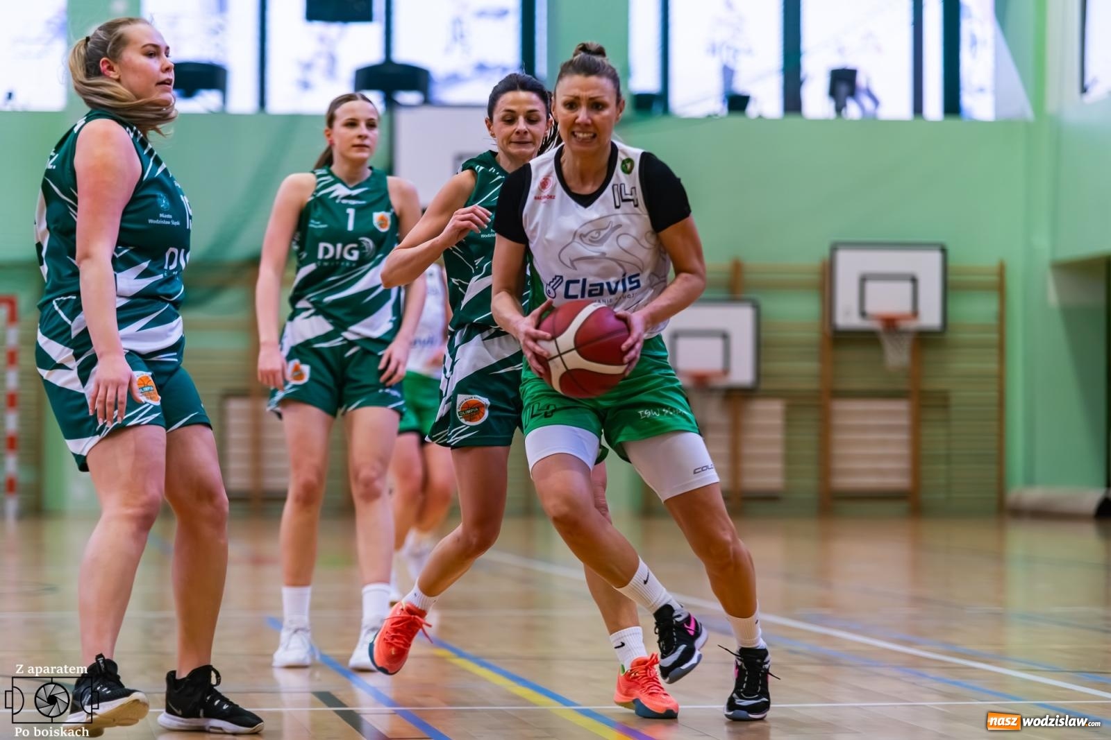 Zdjęcie w galerii na portalu naszwodzislaw.com: Olimpia bardzo długo się męczyła, ale ostatecznie zwyciężyła [FOTO i WIDEO] wiadomości z regionu