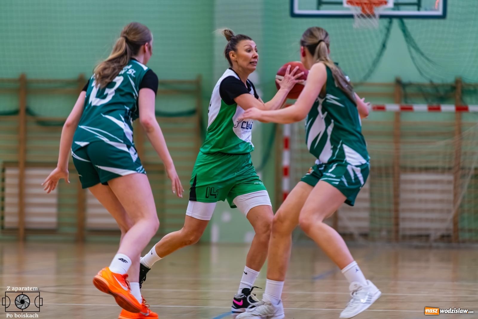 Zdjęcie w galerii na portalu naszwodzislaw.com: Olimpia bardzo długo się męczyła, ale ostatecznie zwyciężyła [FOTO i WIDEO] wiadomości z regionu