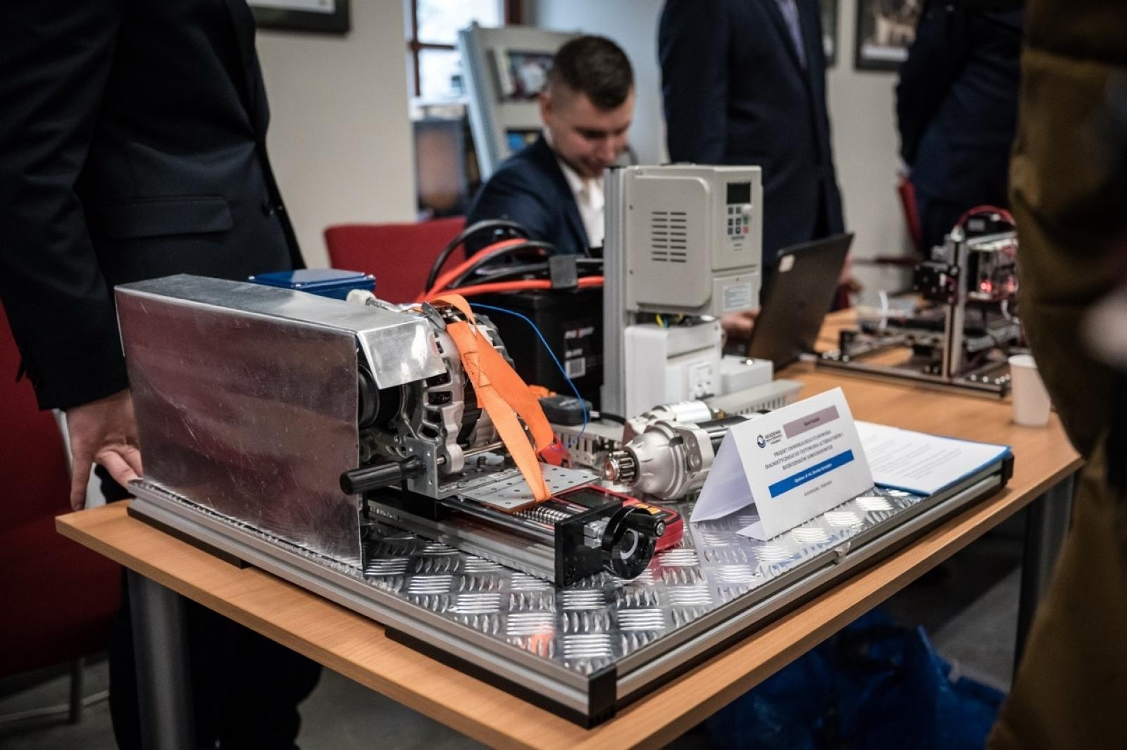 Zdjęcie w galerii na portalu naszwodzislaw.com: Młodzi inżynierowie po raz pierwszy na Zamku Piastowskim. Jubileuszowy przegląd projektów ANS Racibórz wiadomości z regionu