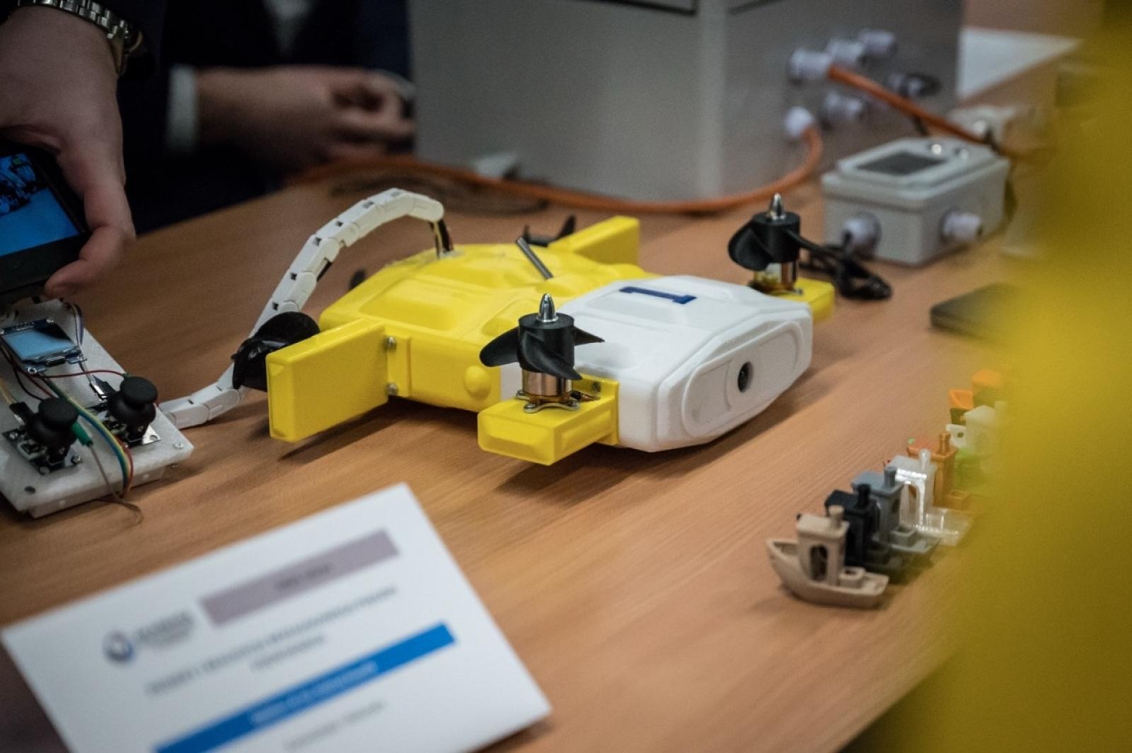 Zdjęcie w galerii na portalu naszwodzislaw.com: Młodzi inżynierowie po raz pierwszy na Zamku Piastowskim. Jubileuszowy przegląd projektów ANS Racibórz wiadomości z regionu