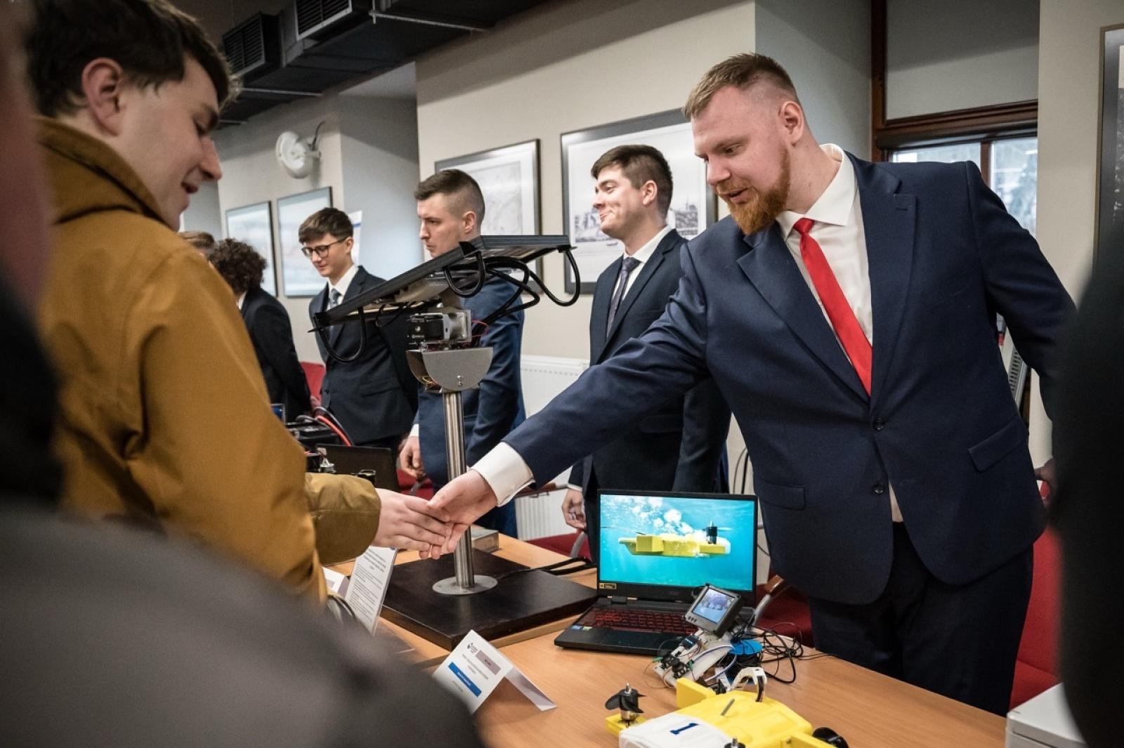 Zdjęcie w galerii na portalu naszwodzislaw.com: Młodzi inżynierowie po raz pierwszy na Zamku Piastowskim. Jubileuszowy przegląd projektów ANS Racibórz wiadomości z regionu