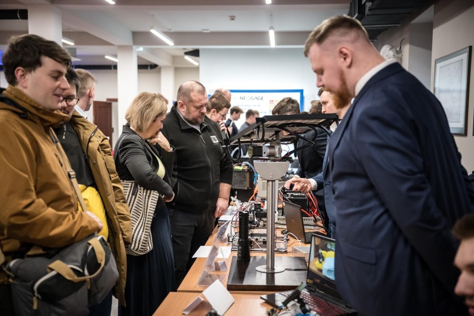 Zdjęcie w galerii na portalu naszwodzislaw.com: Młodzi inżynierowie po raz pierwszy na Zamku Piastowskim. Jubileuszowy przegląd projektów ANS Racibórz wiadomości z regionu