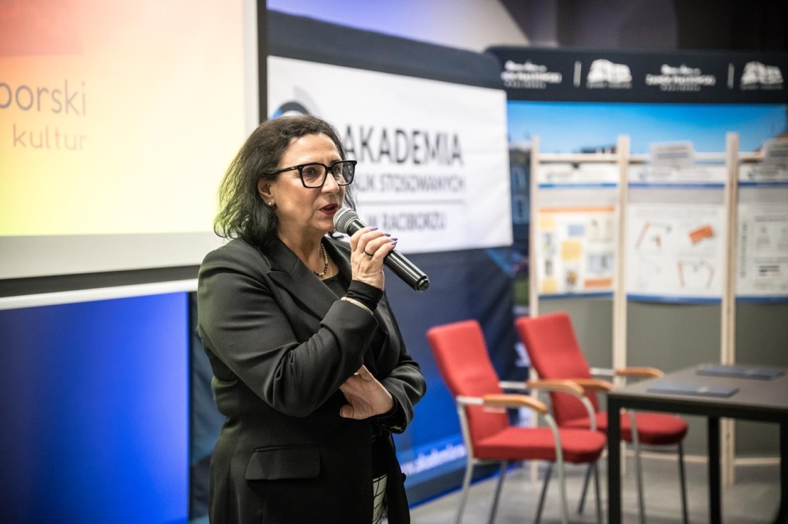 Zdjęcie w galerii na portalu naszwodzislaw.com: Młodzi inżynierowie po raz pierwszy na Zamku Piastowskim. Jubileuszowy przegląd projektów ANS Racibórz wiadomości z regionu