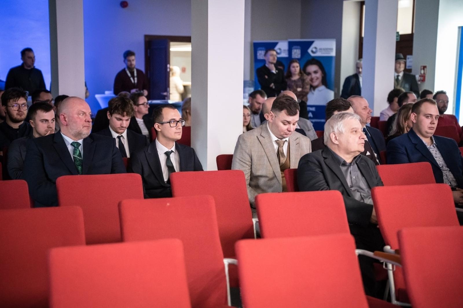 Zdjęcie w galerii na portalu naszwodzislaw.com: Młodzi inżynierowie po raz pierwszy na Zamku Piastowskim. Jubileuszowy przegląd projektów ANS Racibórz wiadomości z regionu