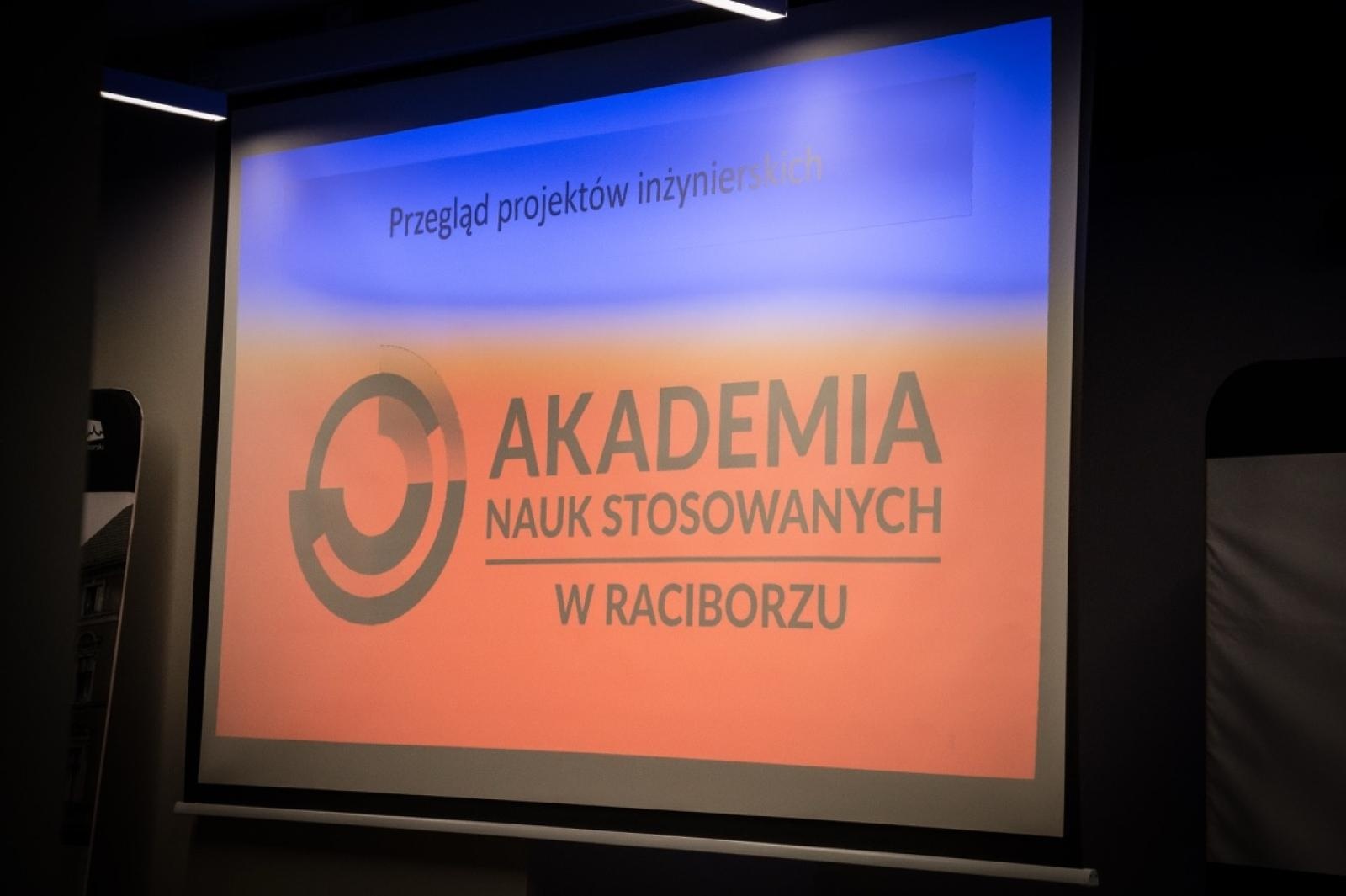 Zdjęcie w galerii na portalu naszwodzislaw.com: Młodzi inżynierowie po raz pierwszy na Zamku Piastowskim. Jubileuszowy przegląd projektów ANS Racibórz wiadomości z regionu