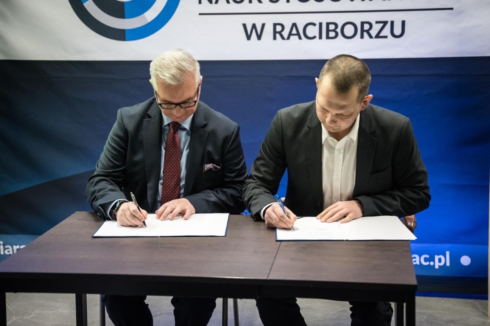 Zdjęcie w galerii na portalu naszwodzislaw.com: Młodzi inżynierowie po raz pierwszy na Zamku Piastowskim. Jubileuszowy przegląd projektów ANS Racibórz wiadomości z regionu