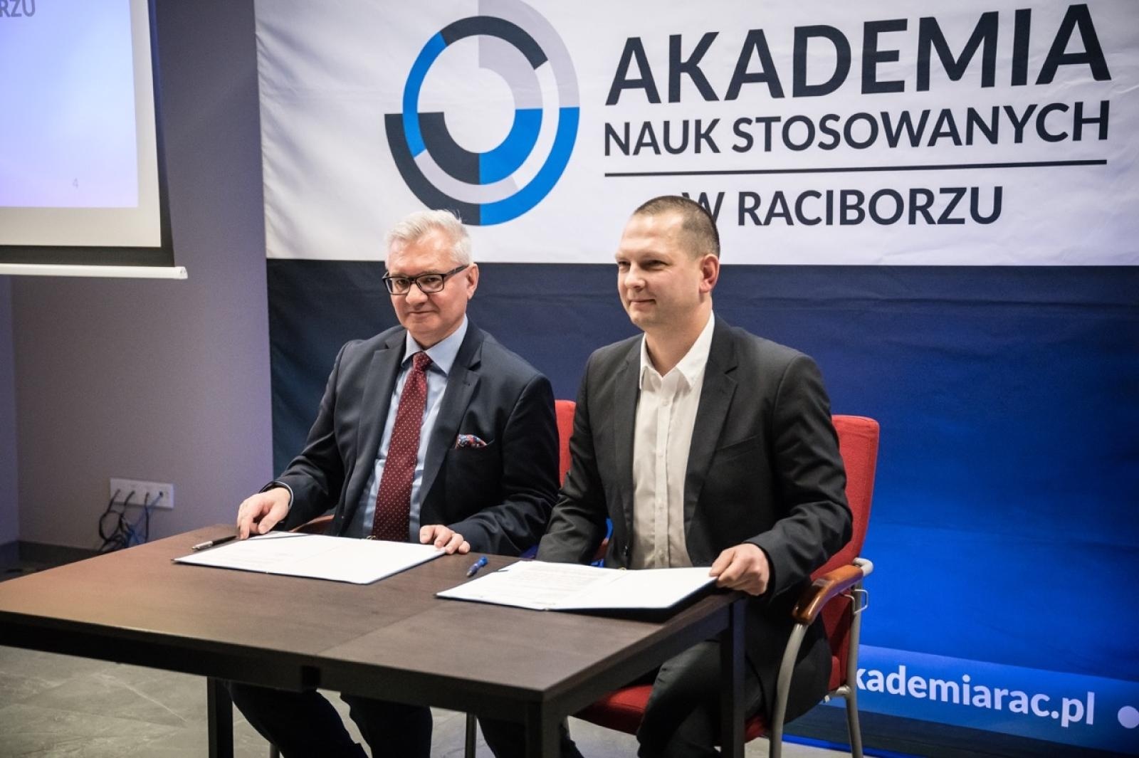 Zdjęcie w galerii na portalu naszwodzislaw.com: Młodzi inżynierowie po raz pierwszy na Zamku Piastowskim. Jubileuszowy przegląd projektów ANS Racibórz wiadomości z regionu