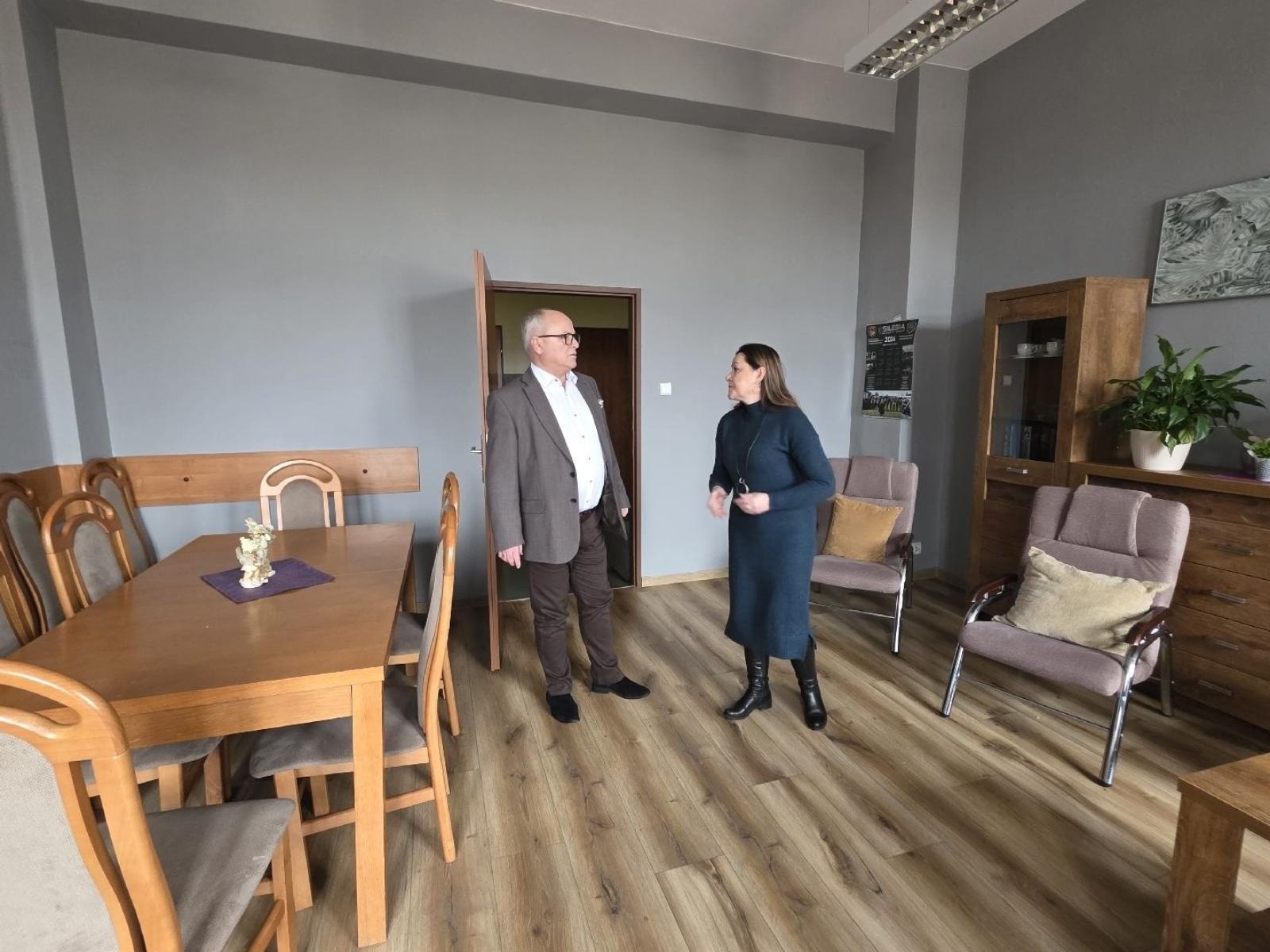 Zdjęcie w galerii na portalu naszwodzislaw.com: Specjalistyczny Ośrodek Wsparcia w Wodzisławiu Śląskim w nowej odsłonie. Jubileusz z dobrymi wiadomościami i ważnymi pytaniami wiadomości z regionu