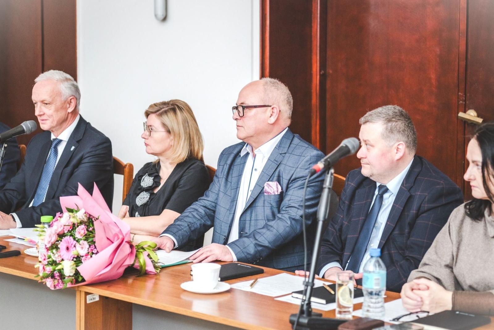 Zdjęcie w galerii na portalu naszwodzislaw.com: Konwent Powiatów Województwa Śląskiego – forum wymiany doświadczeń i współpracy samorządowej wiadomości z regionu