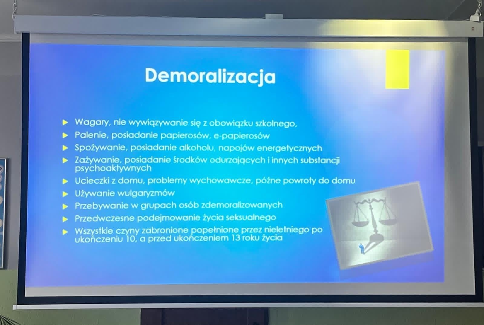 Zdjęcie w galerii na portalu naszwodzislaw.com: Bezpiecznie w sieci i świadomie wobec prawa – warsztaty w SP 4 w Rydułtowach wiadomości z regionu