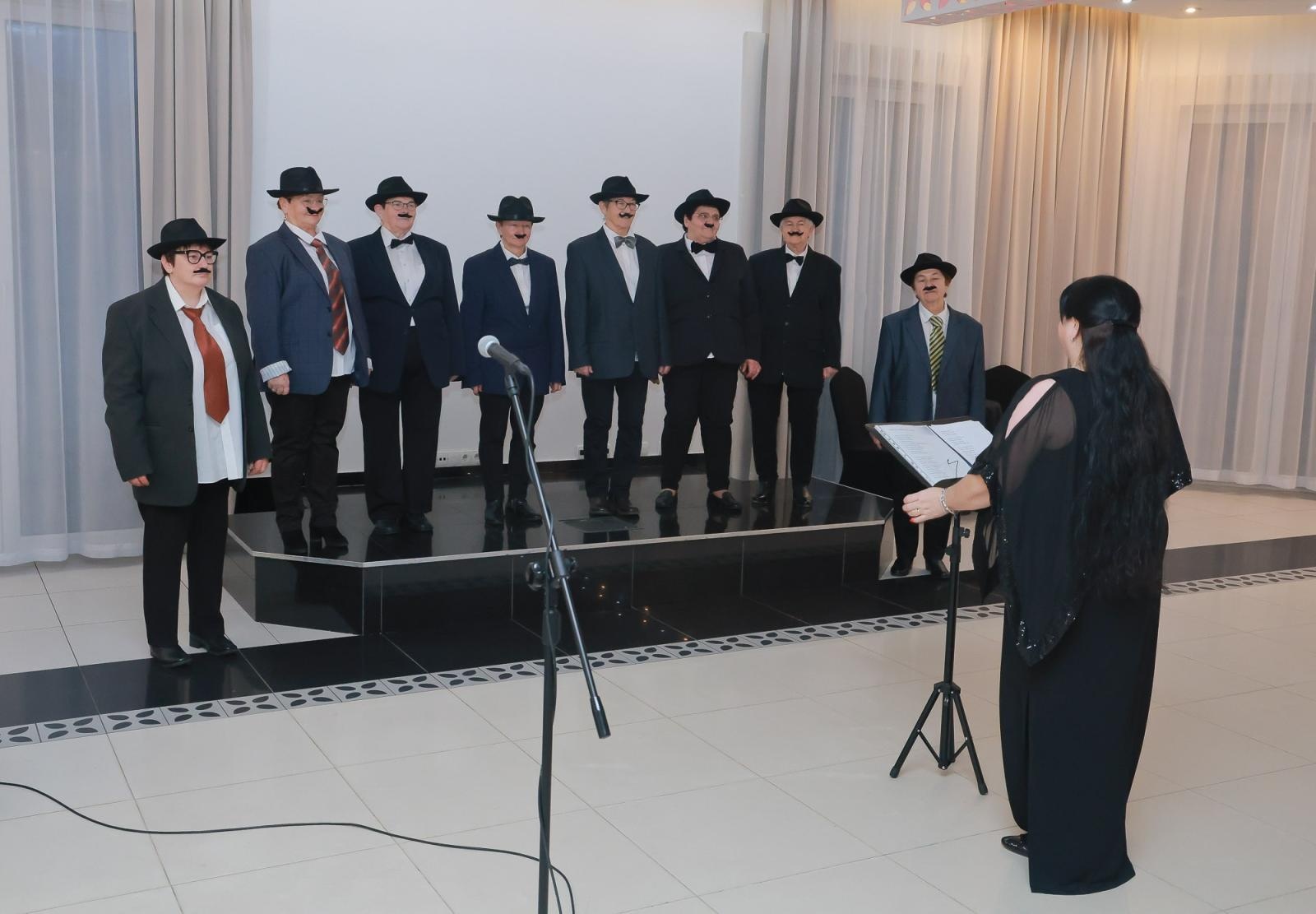 Zdjęcie w galerii na portalu naszwodzislaw.com: Walentynkowo–ostatkowo–tłustoczwartkowy koncert w Rogowie [FOTO] wiadomości z regionu