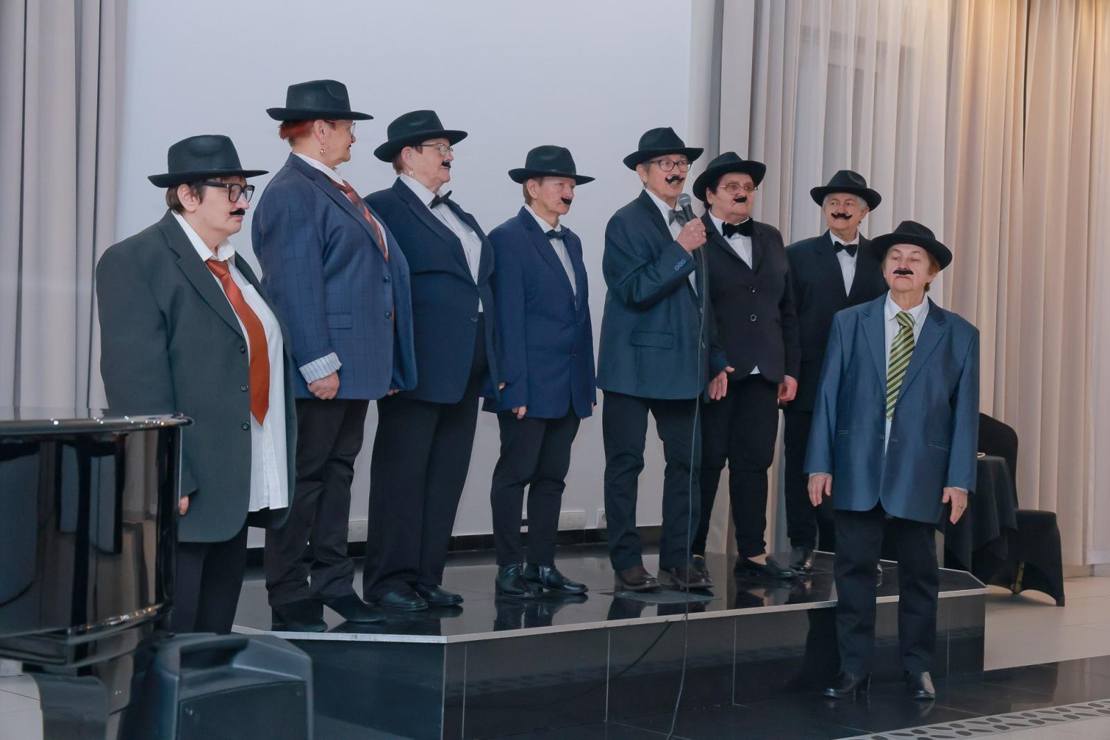 Zdjęcie w galerii na portalu naszwodzislaw.com: Walentynkowo–ostatkowo–tłustoczwartkowy koncert w Rogowie [FOTO] wiadomości z regionu