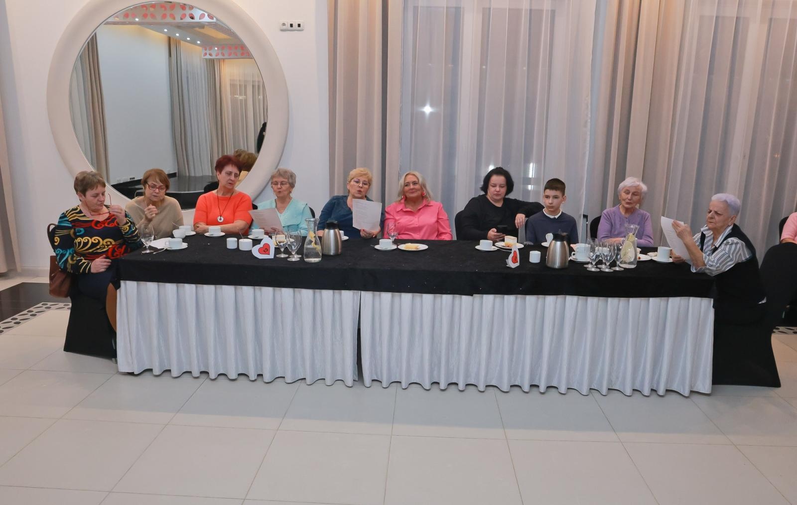 Zdjęcie w galerii na portalu naszwodzislaw.com: Walentynkowo–ostatkowo–tłustoczwartkowy koncert w Rogowie [FOTO] wiadomości z regionu