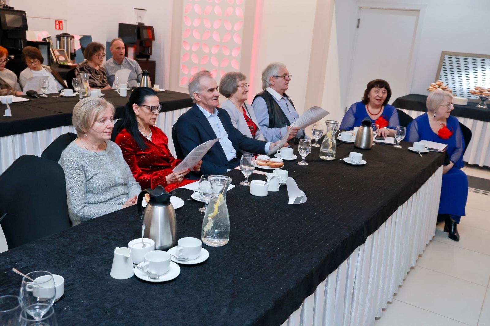 Zdjęcie w galerii na portalu naszwodzislaw.com: Walentynkowo–ostatkowo–tłustoczwartkowy koncert w Rogowie [FOTO] wiadomości z regionu