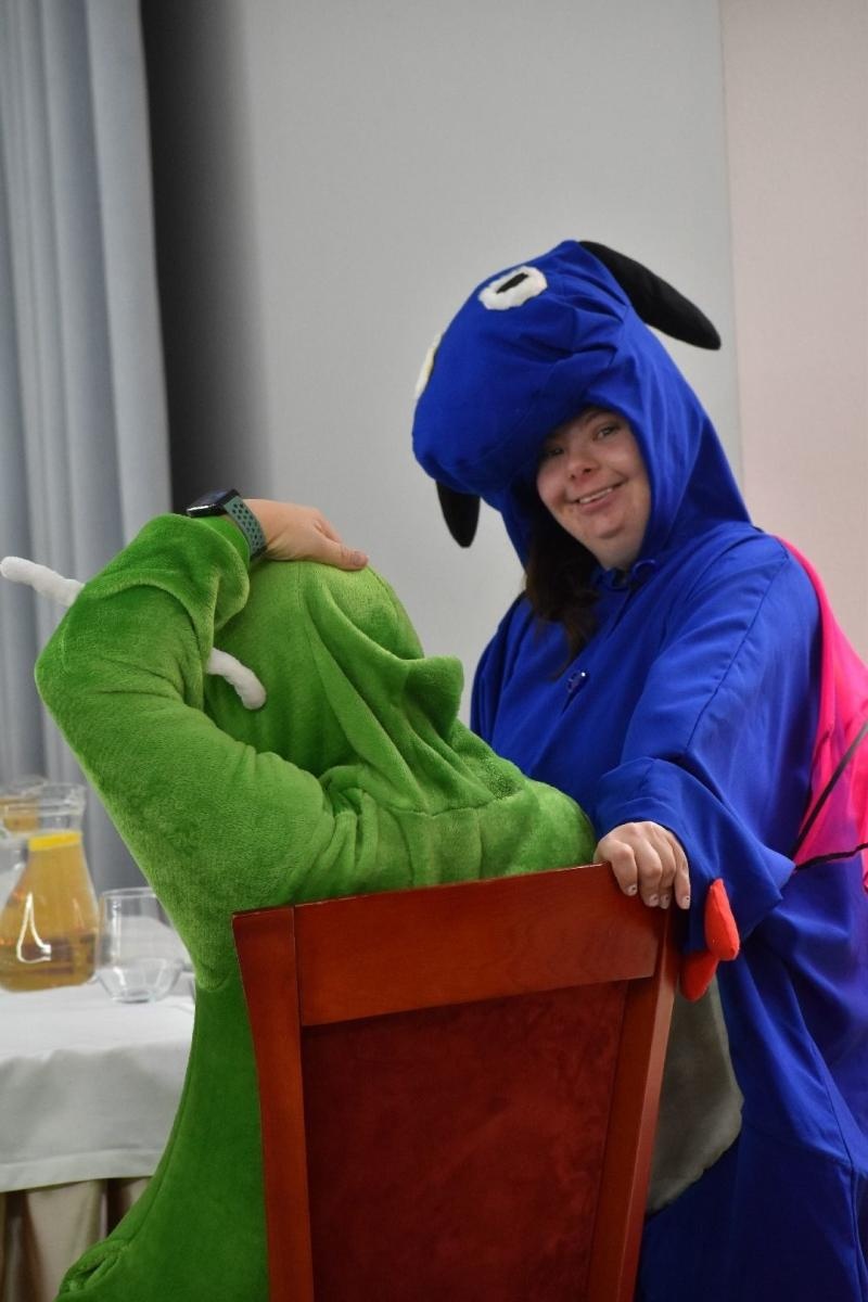 Zdjęcie w galerii na portalu naszwodzislaw.com: Kolorowy bal bez barier po raz kolejny połączył mieszkańców powiatu wiadomości z regionu