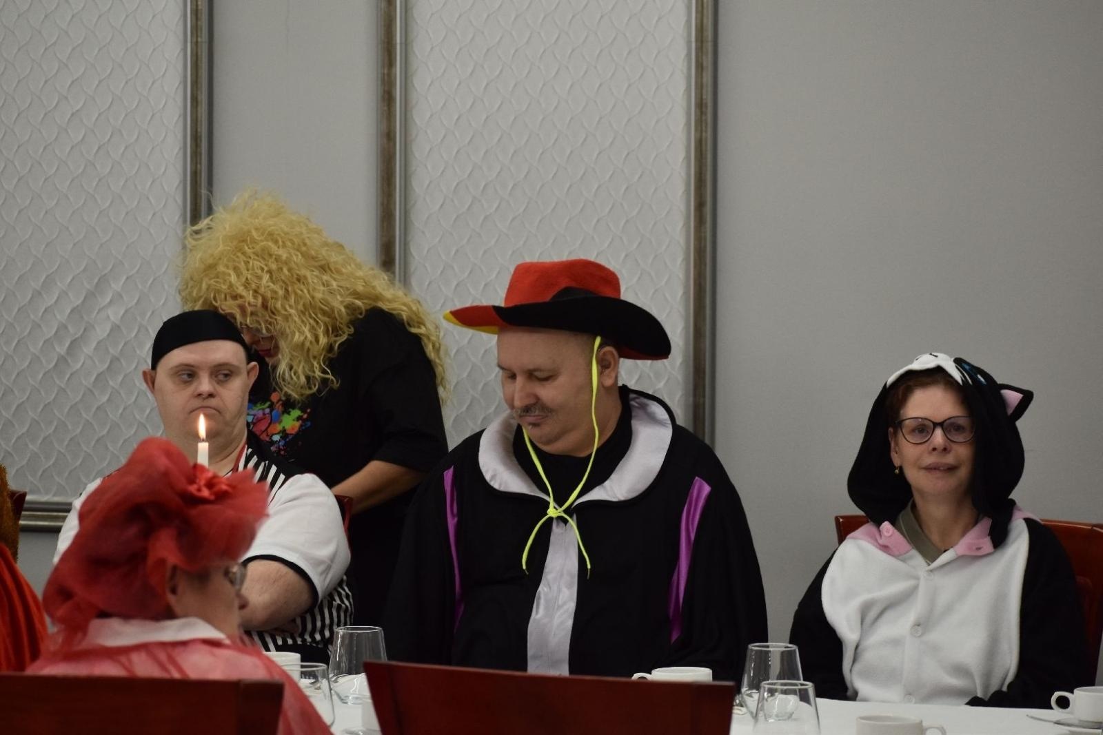 Zdjęcie w galerii na portalu naszwodzislaw.com: Kolorowy bal bez barier po raz kolejny połączył mieszkańców powiatu wiadomości z regionu