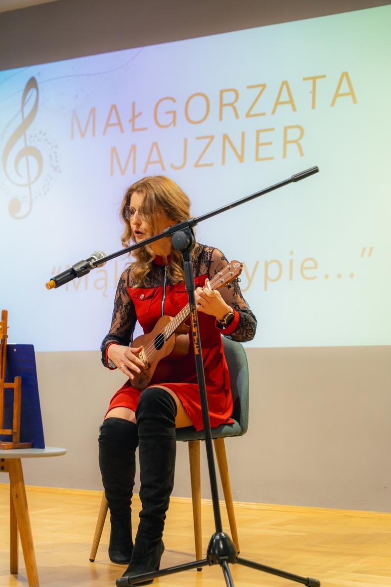 Zdjęcie w galerii na portalu naszwodzislaw.com: Marek Szołtysek uświetnił jubileuszowe spotkanie czytelników w Godowie wiadomości z regionu