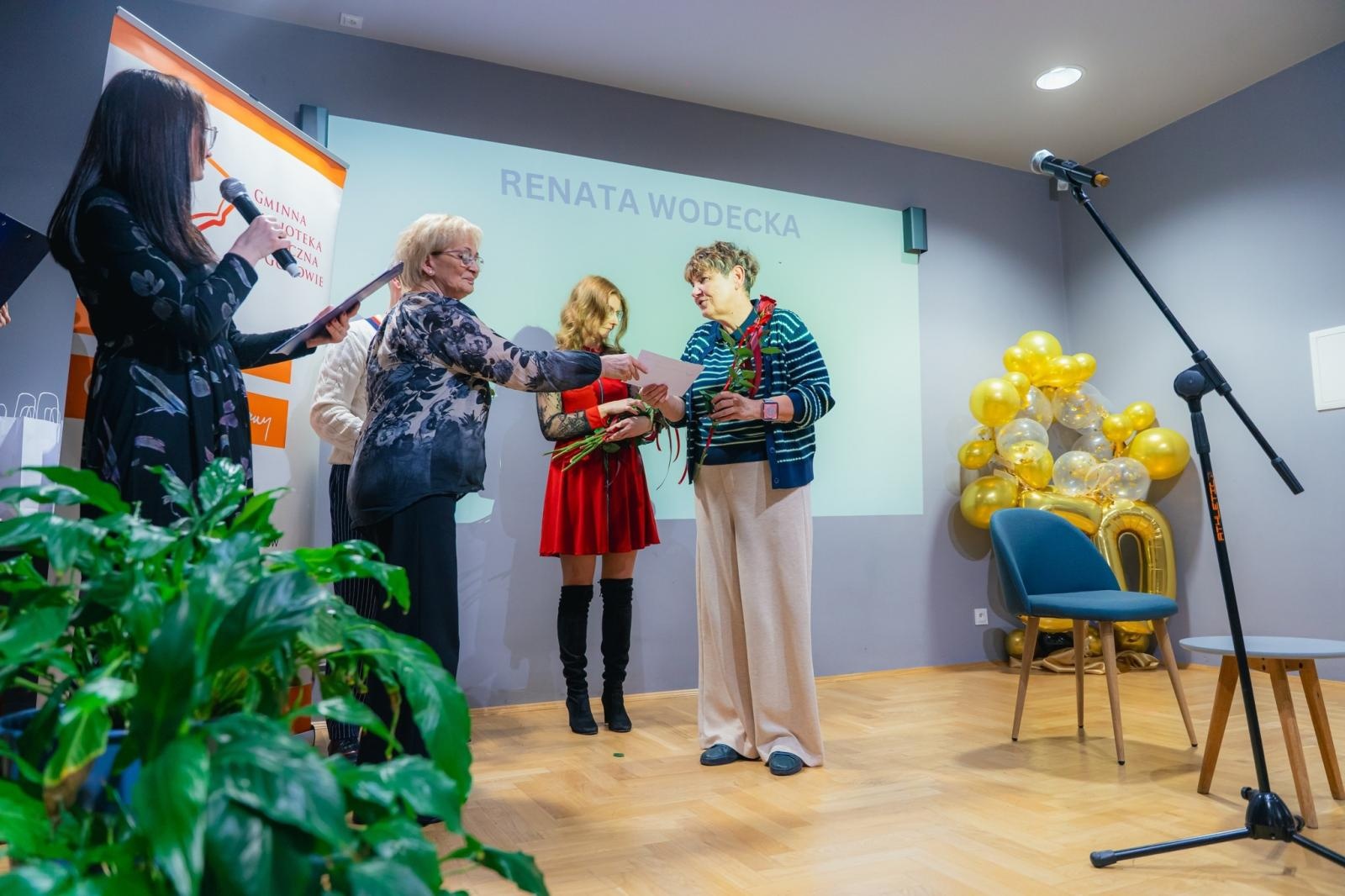 Zdjęcie w galerii na portalu naszwodzislaw.com: Marek Szołtysek uświetnił jubileuszowe spotkanie czytelników w Godowie wiadomości z regionu