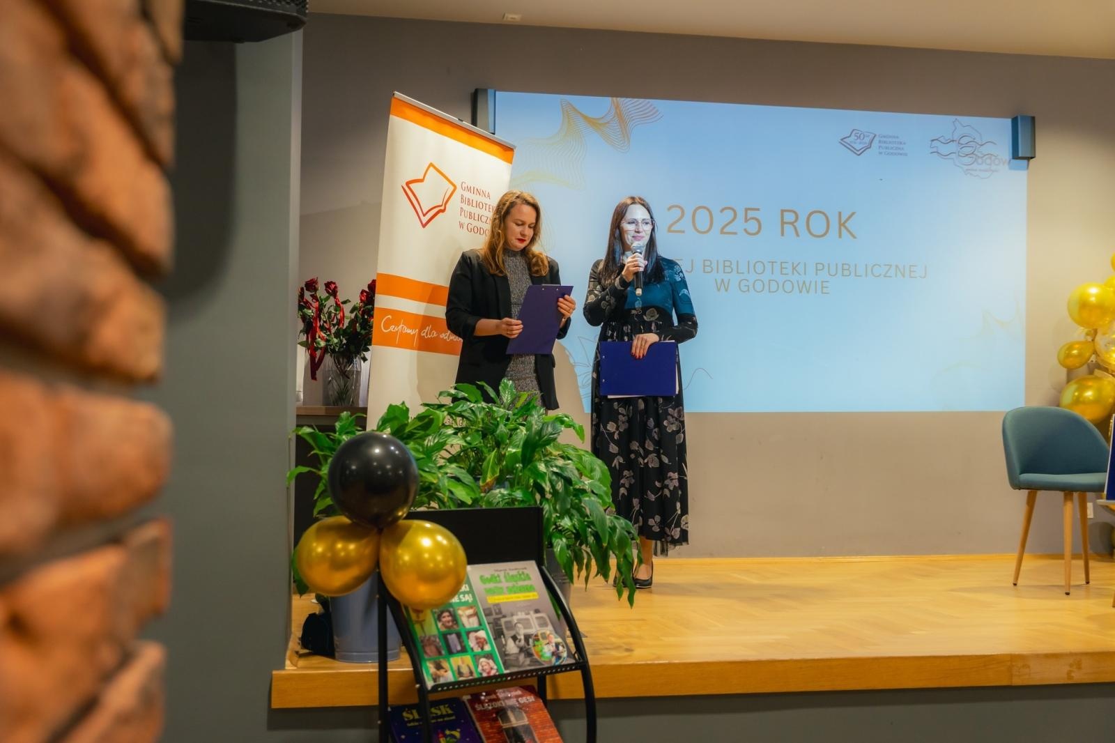 Zdjęcie w galerii na portalu naszwodzislaw.com: Marek Szołtysek uświetnił jubileuszowe spotkanie czytelników w Godowie wiadomości z regionu