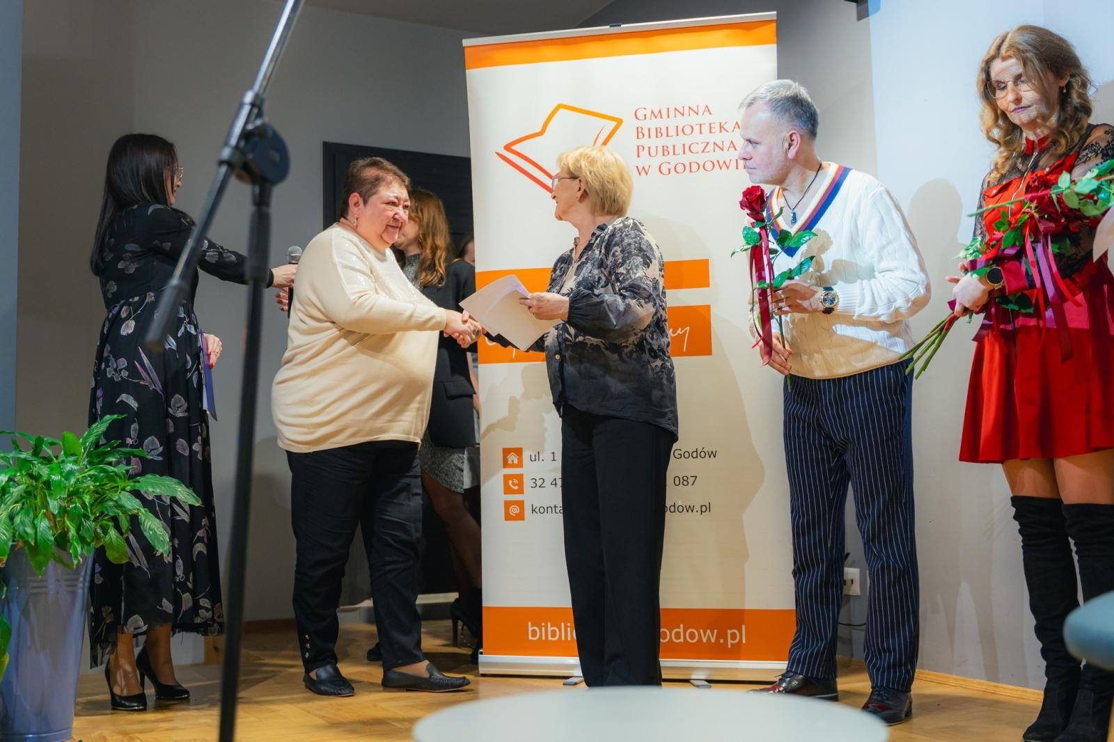 Zdjęcie w galerii na portalu naszwodzislaw.com: Marek Szołtysek uświetnił jubileuszowe spotkanie czytelników w Godowie wiadomości z regionu