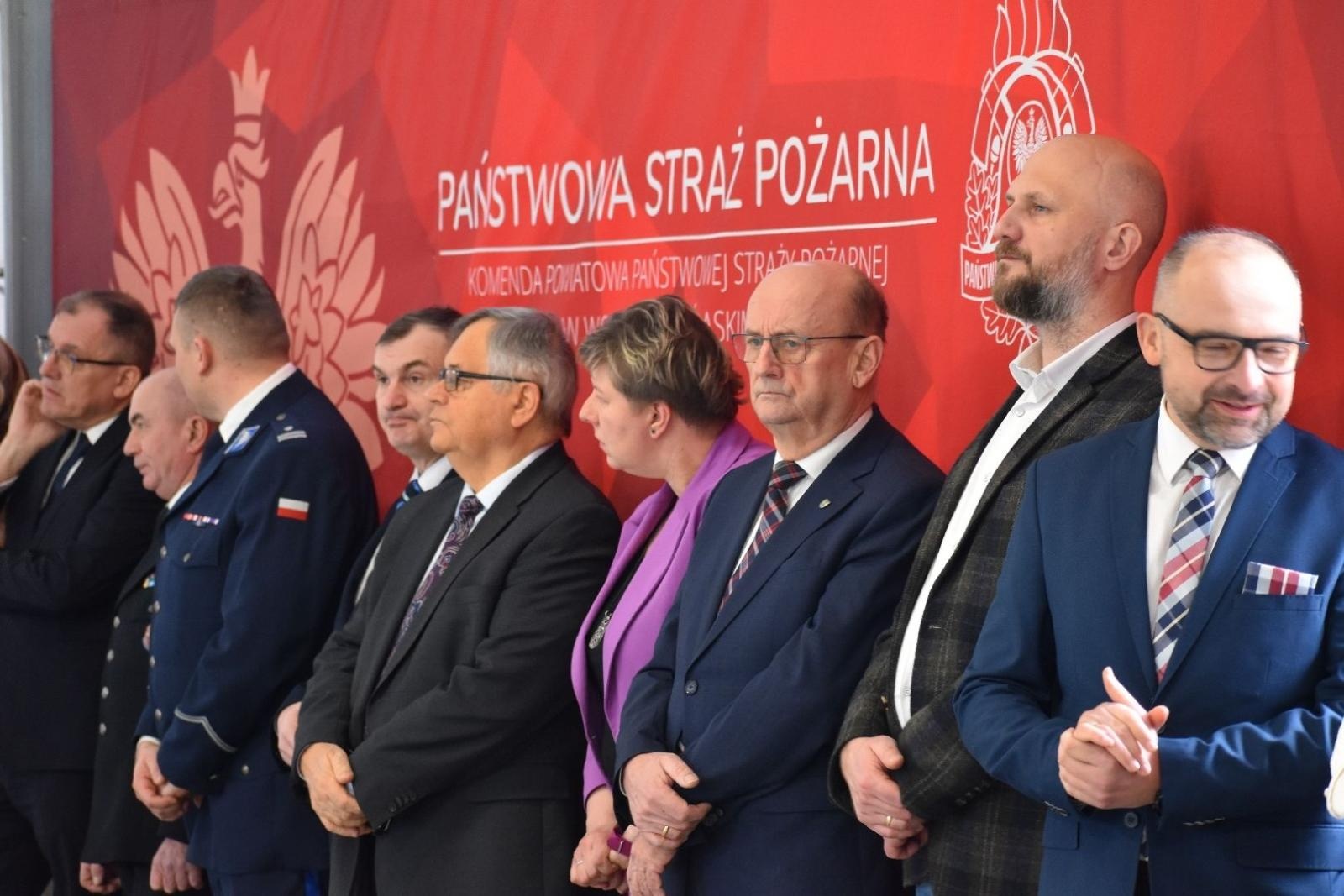 Zdjęcie w galerii na portalu naszwodzislaw.com: 1192 interwencje i nowe wozy w służbie mieszkańcom. Strażacy podsumowali rok 2025 wiadomości z regionu