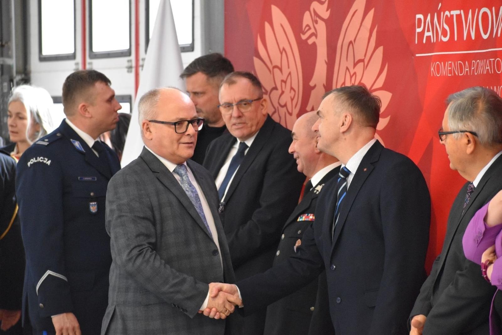 Zdjęcie w galerii na portalu naszwodzislaw.com: 1192 interwencje i nowe wozy w służbie mieszkańcom. Strażacy podsumowali rok 2025 wiadomości z regionu