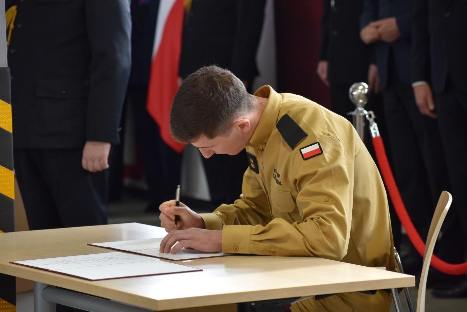 Zdjęcie w galerii na portalu naszwodzislaw.com: 1192 interwencje i nowe wozy w służbie mieszkańcom. Strażacy podsumowali rok 2025 wiadomości z regionu