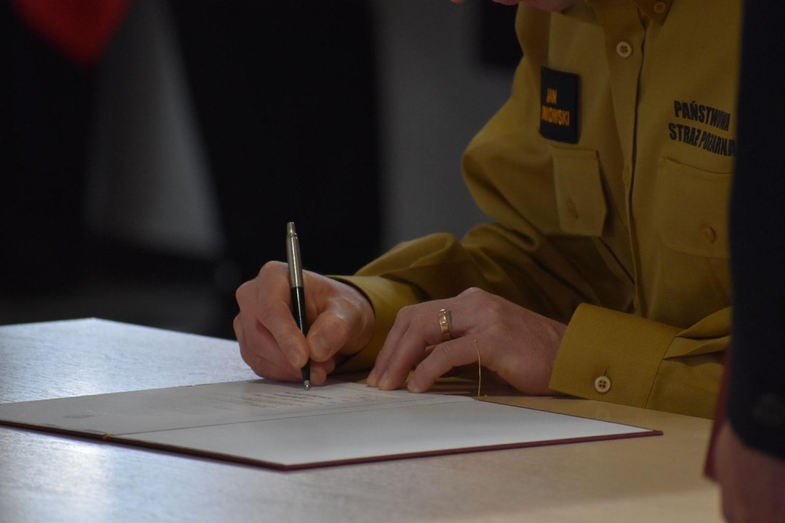 Zdjęcie w galerii na portalu naszwodzislaw.com: 1192 interwencje i nowe wozy w służbie mieszkańcom. Strażacy podsumowali rok 2025 wiadomości z regionu