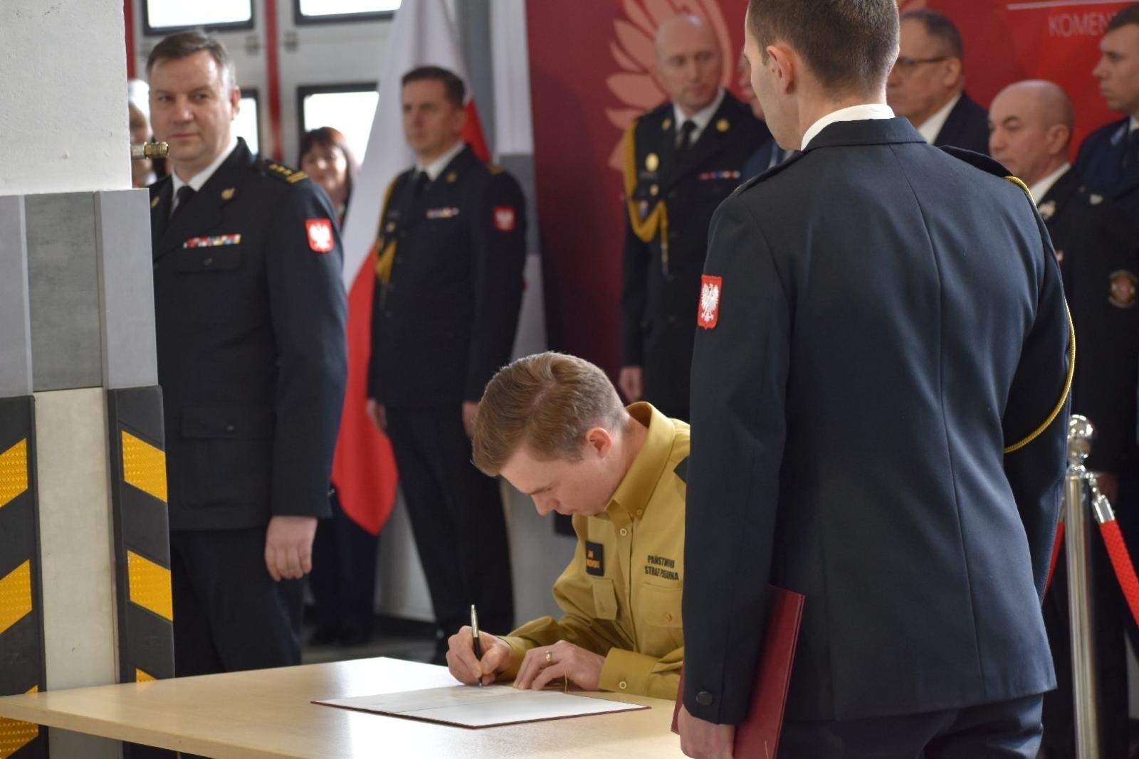 Zdjęcie w galerii na portalu naszwodzislaw.com: 1192 interwencje i nowe wozy w służbie mieszkańcom. Strażacy podsumowali rok 2025 wiadomości z regionu