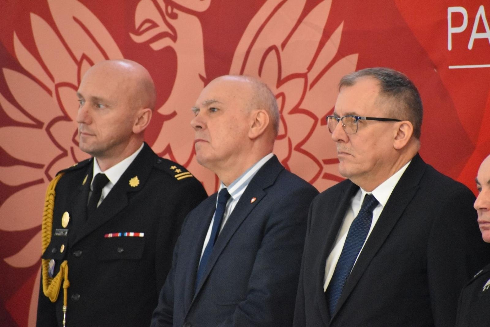 Zdjęcie w galerii na portalu naszwodzislaw.com: 1192 interwencje i nowe wozy w służbie mieszkańcom. Strażacy podsumowali rok 2025 wiadomości z regionu