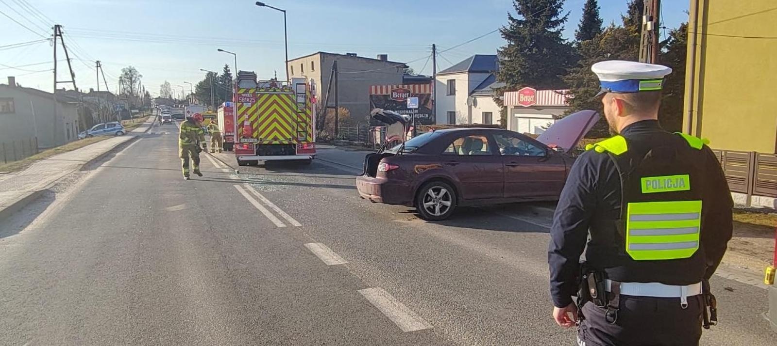 Zdjęcie w galerii na portalu naszwodzislaw.com: Rydułtowy: Osobówka zderzyła się z ciężarówką wiadomości z regionu