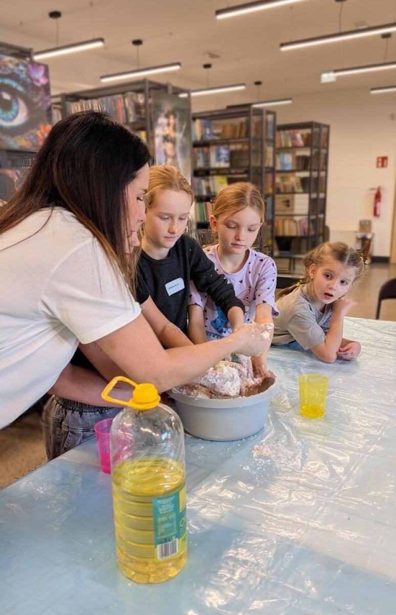 Zdjęcie w galerii na portalu naszwodzislaw.com: Bajkowy finał ferii w Bibliotece Publicznej Miasta Pszów wiadomości z regionu