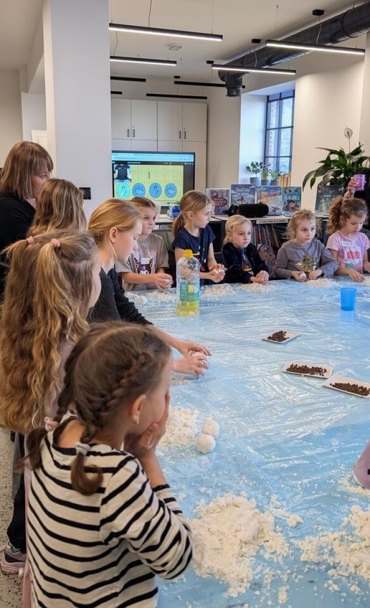 Zdjęcie w galerii na portalu naszwodzislaw.com: Bajkowy finał ferii w Bibliotece Publicznej Miasta Pszów wiadomości z regionu