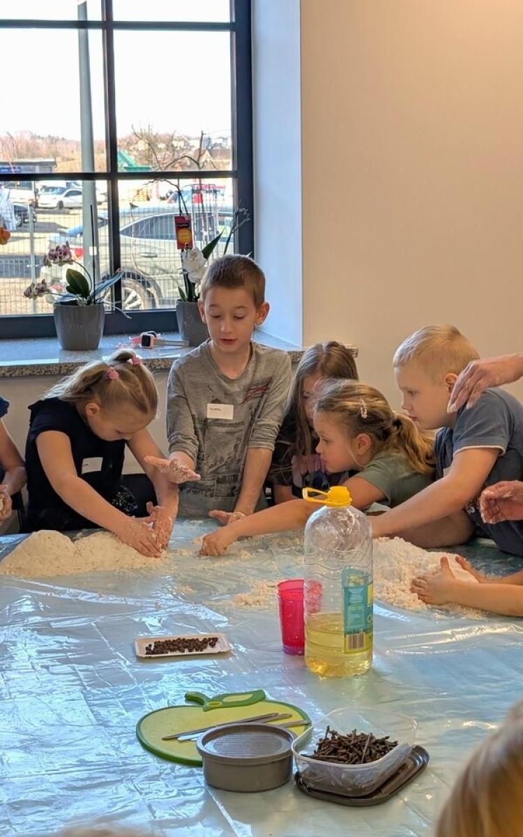 Zdjęcie w galerii na portalu naszwodzislaw.com: Bajkowy finał ferii w Bibliotece Publicznej Miasta Pszów wiadomości z regionu