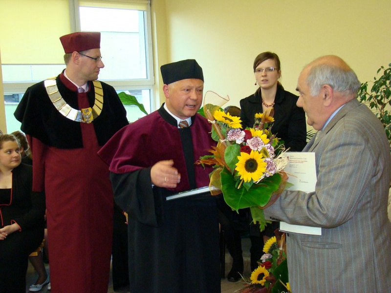 Zdjęcie w galerii na portalu naszwodzislaw.com: Immatrykulacja na wodzisławskiej uczelni wiadomości z regionu